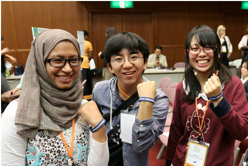 The wrist bands of support, belief, and conviction #IAMAGLOBALCITIZEN: Youth participants at the ESD Youth Conference Credits@Goi Peace Foundation